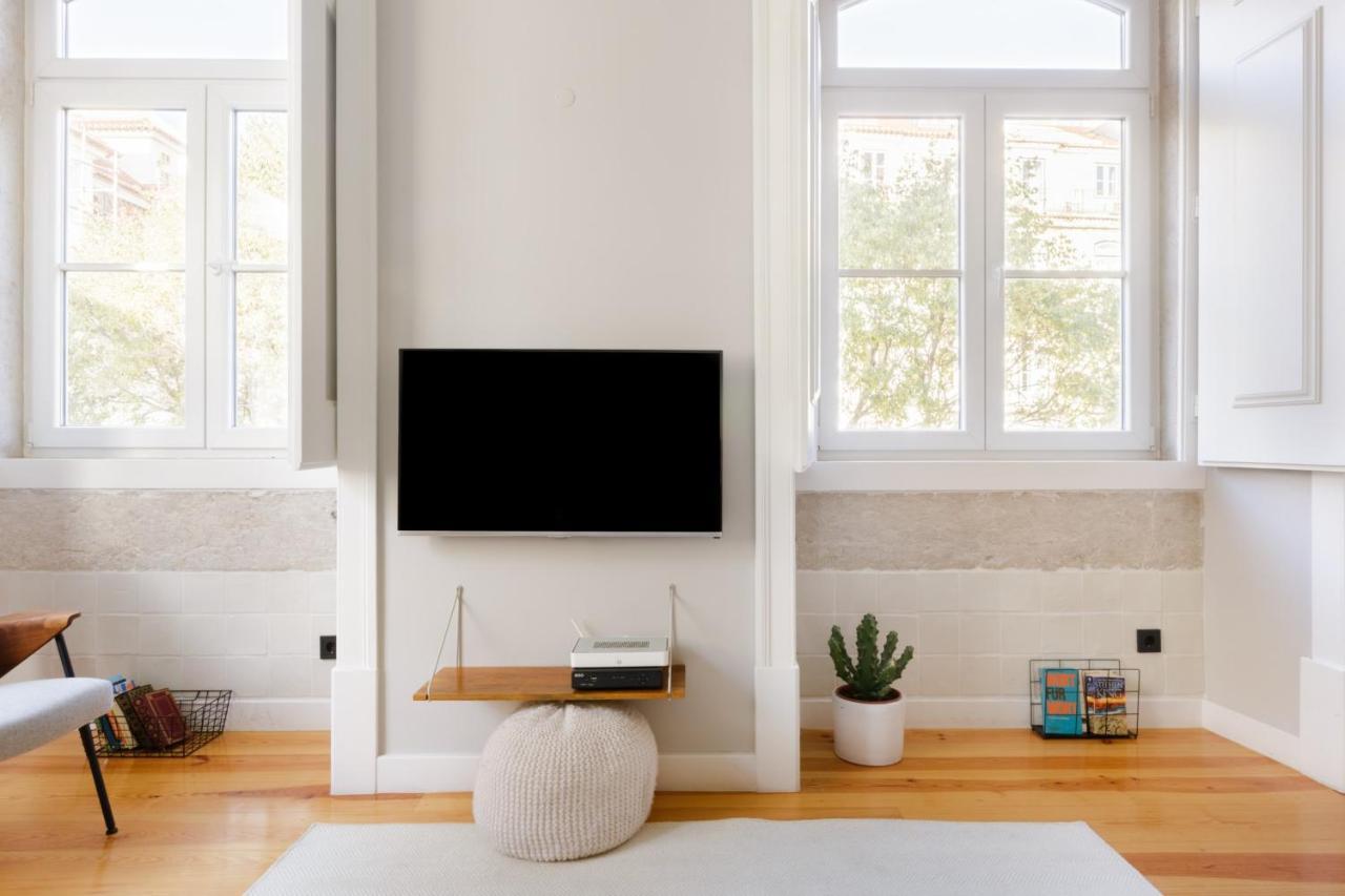 Update Urban Chic Flat In 19Th Century Building 2 Bedrooms & 2 Bathrooms & Ac Central Alfama District Lisboa Ngoại thất bức ảnh