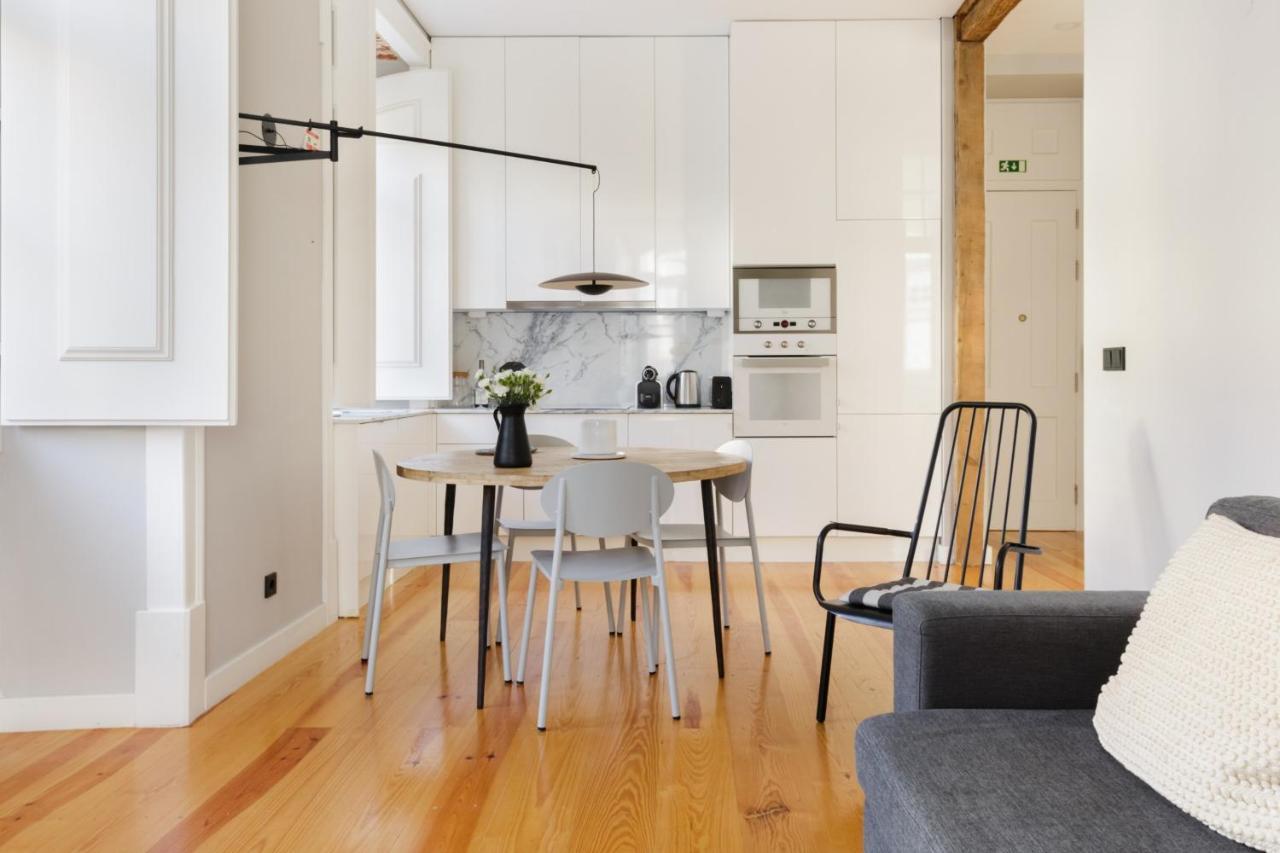 Update Urban Chic Flat In 19Th Century Building 2 Bedrooms & 2 Bathrooms & Ac Central Alfama District Lisboa Ngoại thất bức ảnh