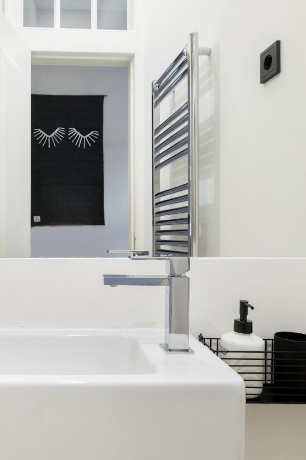 Update Urban Chic Flat In 19Th Century Building 2 Bedrooms & 2 Bathrooms & Ac Central Alfama District Lisboa Ngoại thất bức ảnh