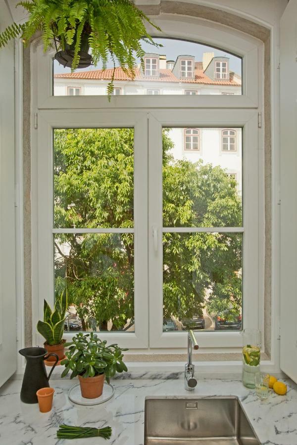 Update Urban Chic Flat In 19Th Century Building 2 Bedrooms & 2 Bathrooms & Ac Central Alfama District Lisboa Ngoại thất bức ảnh